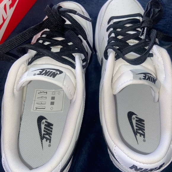 Nike Dunk Low Retro- Reverse Panda - Picture 9 of 9